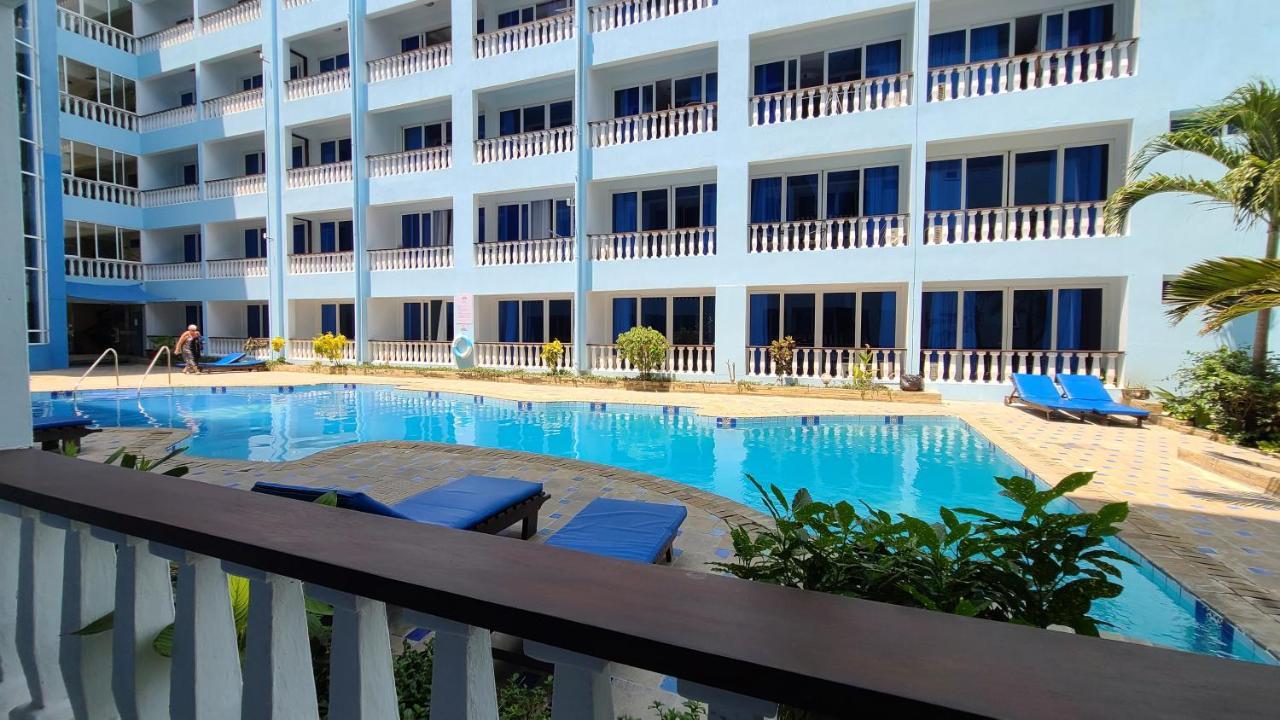 Aparthotel C3 Cowrie Shell Residences *