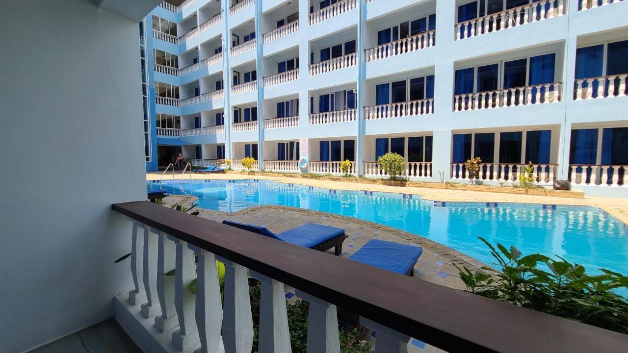 C3 Cowrie Shell Residences Aparthotel *